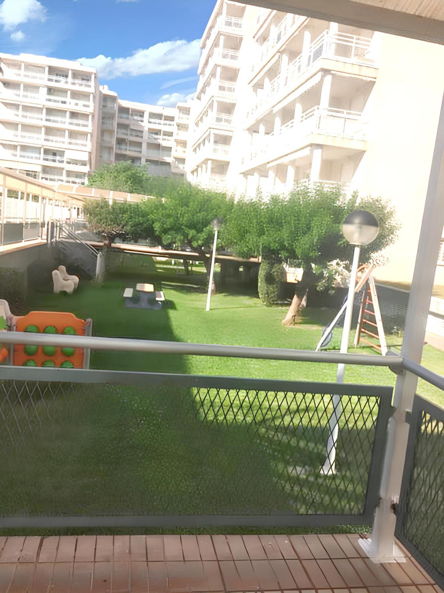 Beachside Retreat: Two-Bedroom Apartment with Pool and Sauna Canet d'En Berenguer Exterior photo
